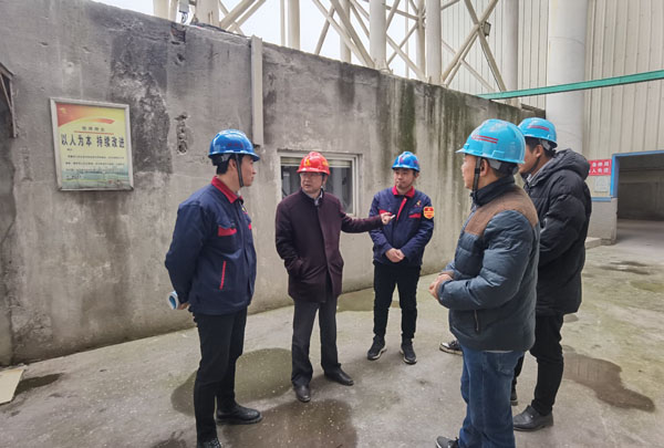 公司黨委書(shū)記調(diào)研中試線(xiàn)項(xiàng)目 公司黨委書(shū)記調(diào)研中試線(xiàn)項(xiàng)目