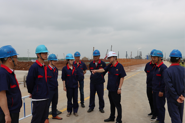 公司領(lǐng)導(dǎo)到銅基新材料項目調(diào)研 公司領(lǐng)導(dǎo)到銅基新材料項目調(diào)研